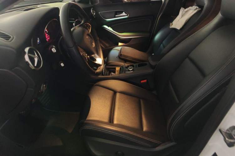 Used Mercedes-Benz GLA 2018 GLA 200 Sport Edition Left Front Seat