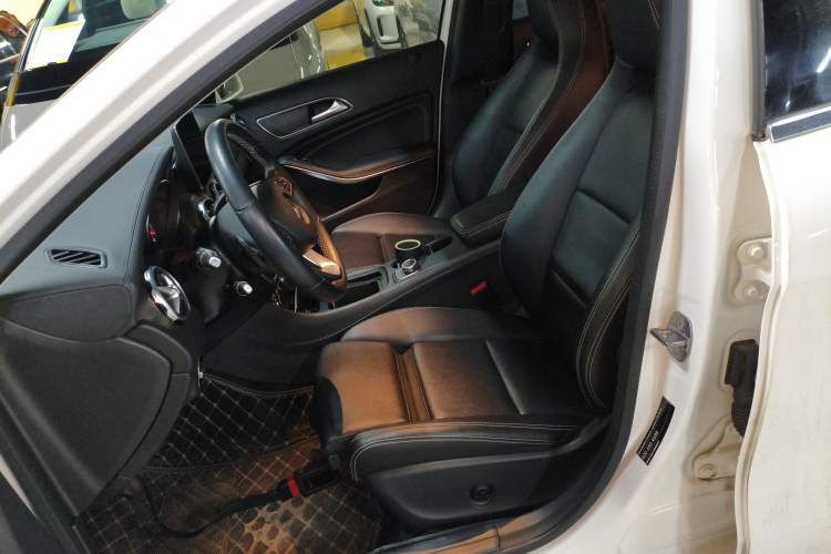 Used Mercedes-Benz GLA 2018 GLA 200 Fashion Model Left Front Seat