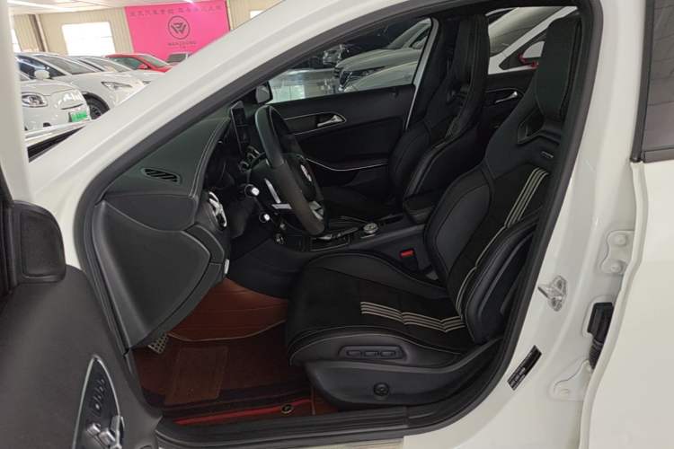 Used Mercedes-Benz GLA 2018 GLA 200 Polar Limited Edition Left Front Seat
