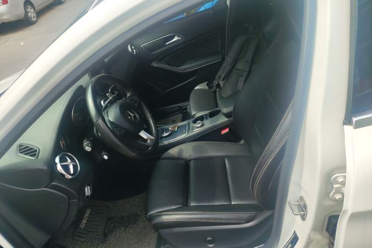 Used Mercedes-Benz GLA 2018 GLA 200 Fashion Model Left Front Seat