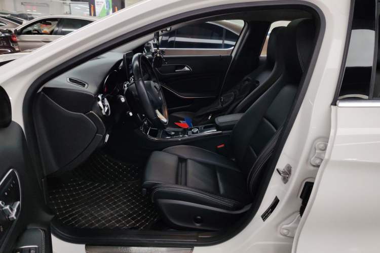 Used Mercedes-Benz GLA 2018 GLA 200 Sport Edition Left Front Seat