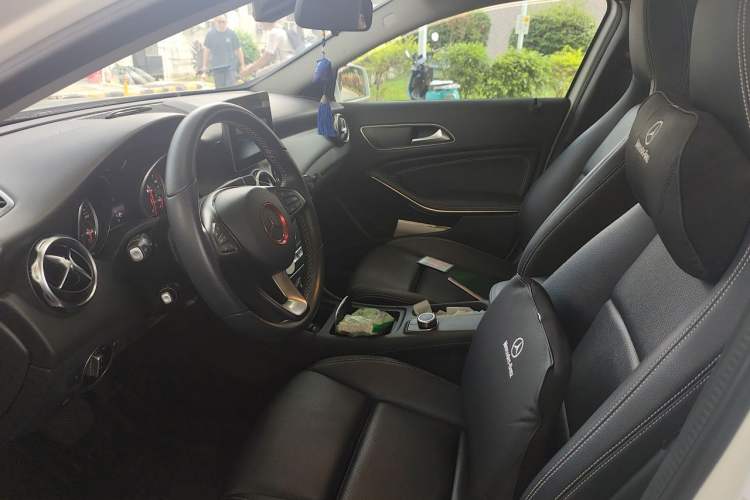 Used Mercedes-Benz GLA 2018 GLA 200 Sport Edition Left Front Seat