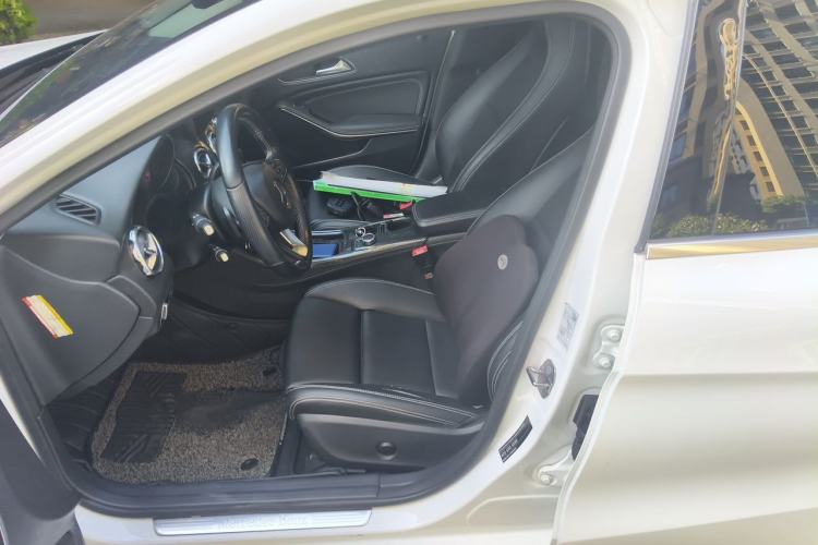 Used Mercedes-Benz GLA 2018 GLA 200 Sport Edition Left Front Seat