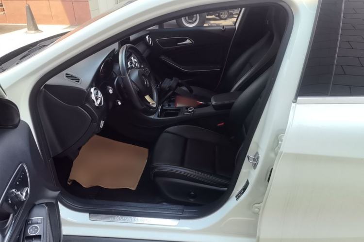 Used Mercedes-Benz GLA 2018 GLA 200 Fashion Model Left Front Seat