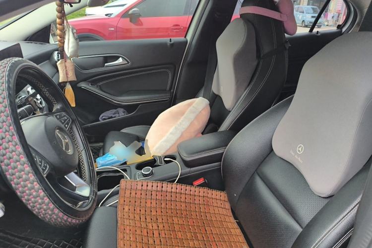 Used Mercedes-Benz GLA 2018 GLA 200 Fashion Model Left Front Seat