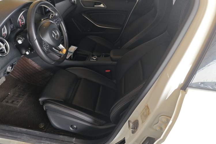 Used Mercedes-Benz GLA 2018 GLA 200 Sport Edition Left Front Seat