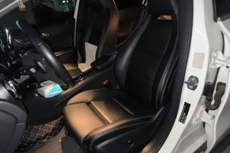 Used Mercedes-Benz GLA 2018 GLA 200 Fashion Model Left Front Seat