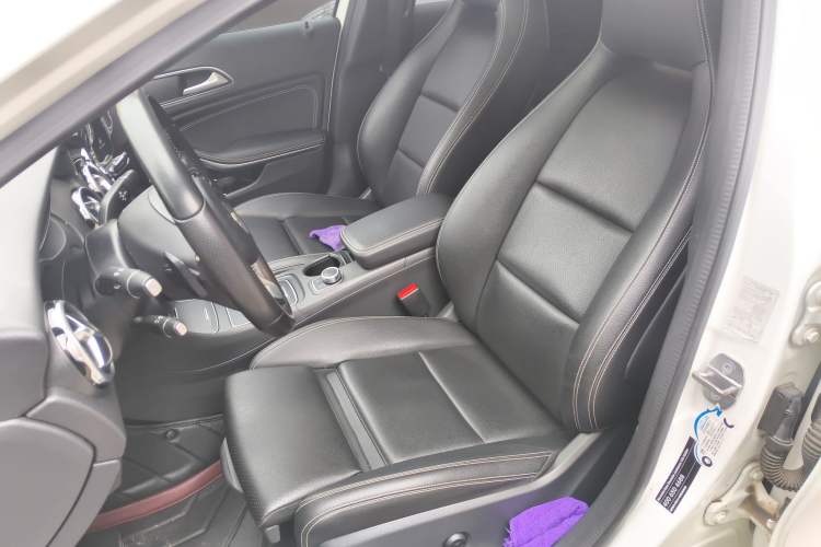 Used Mercedes-Benz GLA 2018 GLA 200 Sport Edition Left Front Seat