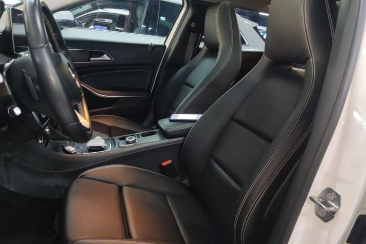 Used Mercedes-Benz GLA 2018 GLA 200 Fashion Model Left Front Seat