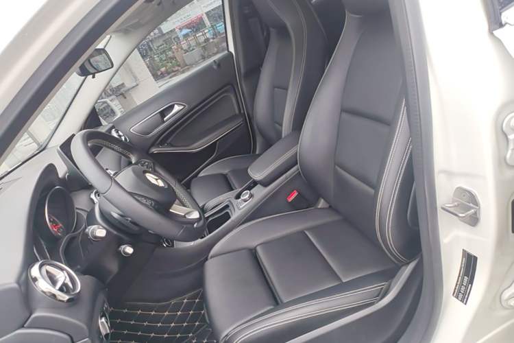 Used Mercedes-Benz GLA 2018 GLA 200 Sport Edition Left Front Seat