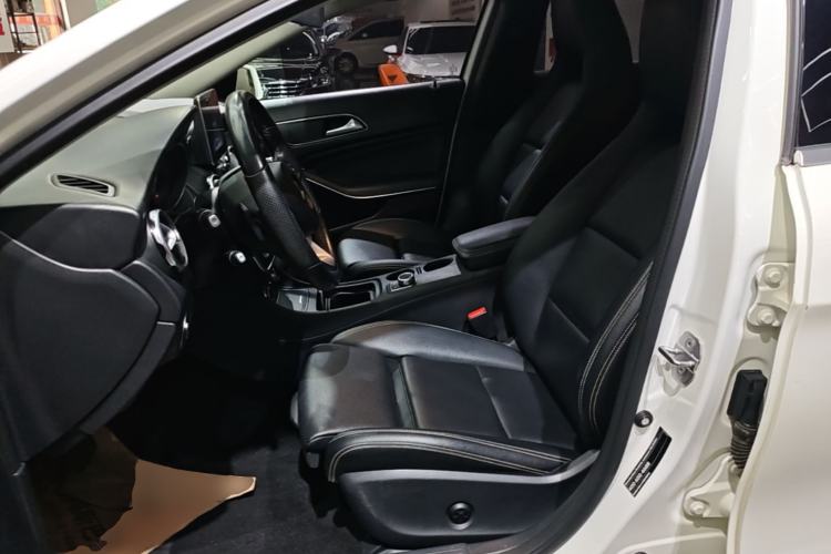 Used Mercedes-Benz GLA 2018 GLA 200 Sport Edition Left Front Seat