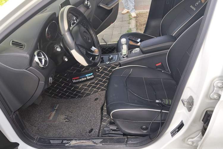 Used Mercedes-Benz GLA 2018 GLA 200 Fashion Model Left Front Seat