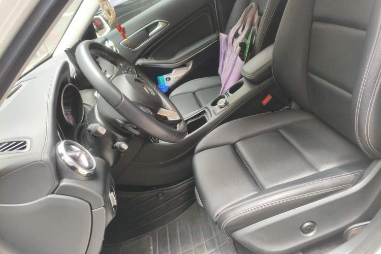 Used Mercedes-Benz GLA 2018 GLA 200 Fashion Model Left Front Seat