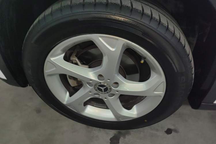 Used Mercedes-Benz GLA 2018 GLA 200 Sport Edition Left Front Wheel Hub
