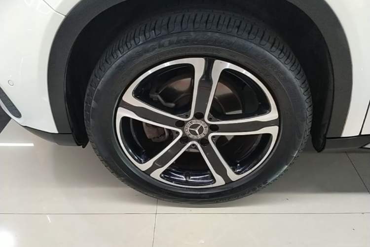 Used Mercedes-Benz GLA 2018 GLA 200 Fashion Model Left Front Wheel Hub