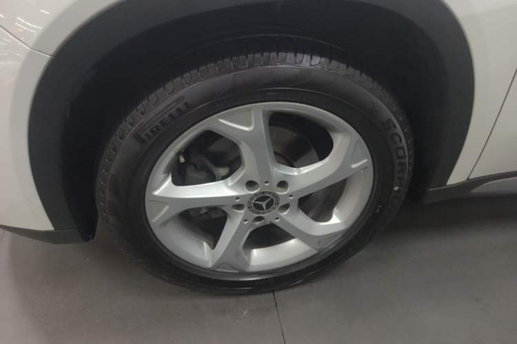 Used Mercedes-Benz GLA 2018 GLA 200 Sport Edition Left Front Wheel Hub