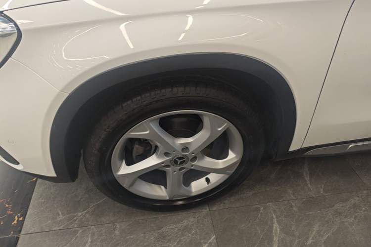Used Mercedes-Benz GLA 2018 GLA 200 Sport Edition Left Front Wheel Hub