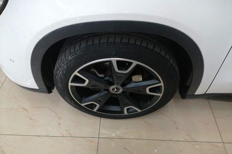 Used Mercedes-Benz GLA 2018 GLA 220 4MATIC Sport Edition Left Front Wheel Hub