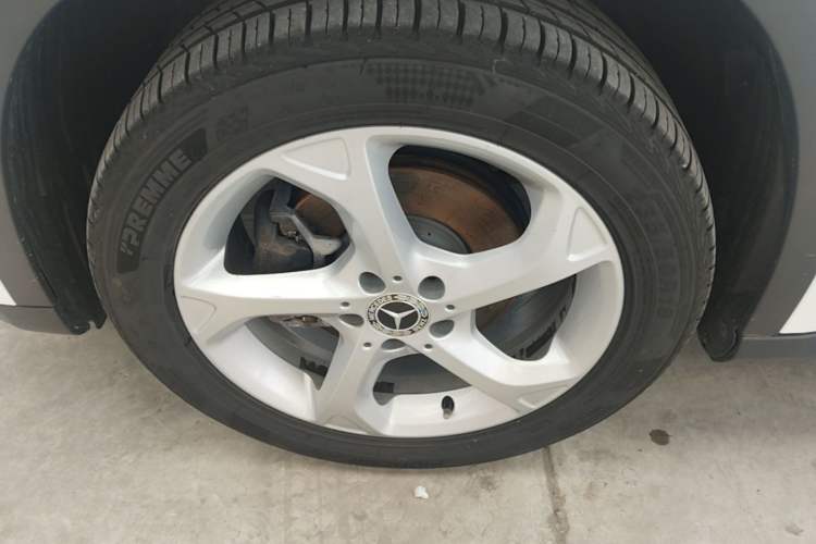 Used Mercedes-Benz GLA 2018 GLA 200 Sport Edition Left Front Wheel Hub