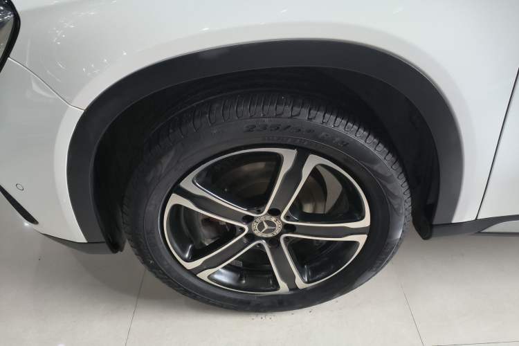 Used Mercedes-Benz GLA 2018 GLA 200 Fashion Model Left Front Wheel Hub