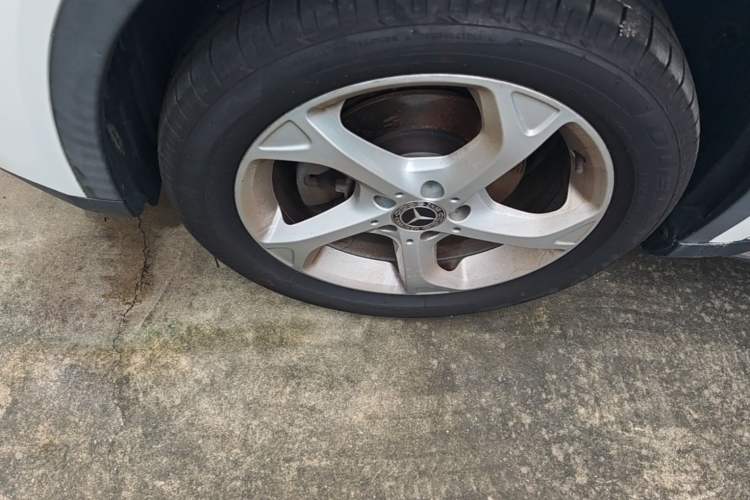 Used Mercedes-Benz GLA 2018 GLA 200 Sport Edition Left Front Wheel Hub
