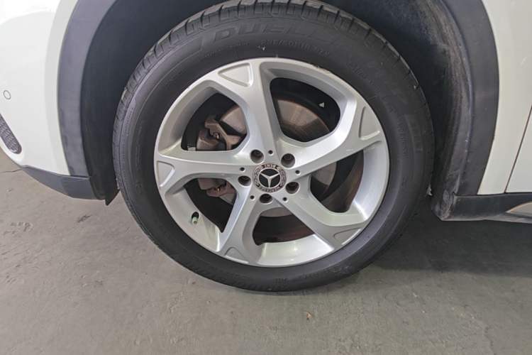 Used Mercedes-Benz GLA 2018 GLA 200 Sport Edition Left Front Wheel Hub