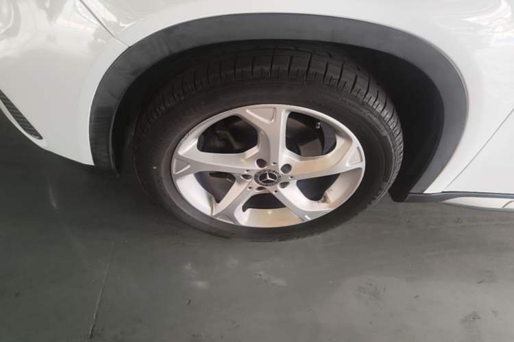 Used Mercedes-Benz GLA 2018 GLA 200 Sport Edition Left Front Wheel Hub