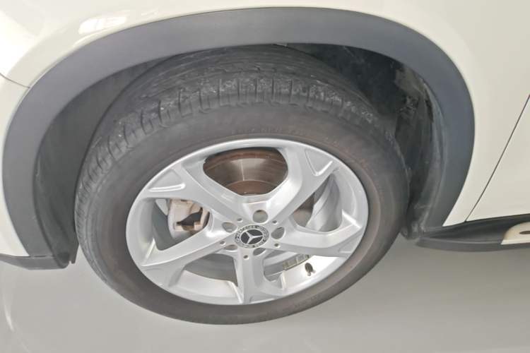 Used Mercedes-Benz GLA 2018 GLA 200 Sport Edition Left Front Wheel Hub