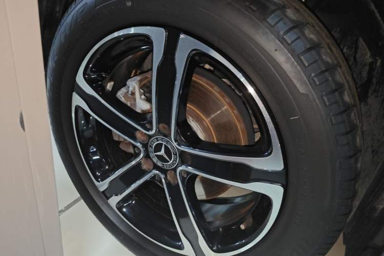 Used Mercedes-Benz GLA 2018 GLA 200 Fashion Model Left Front Wheel Hub