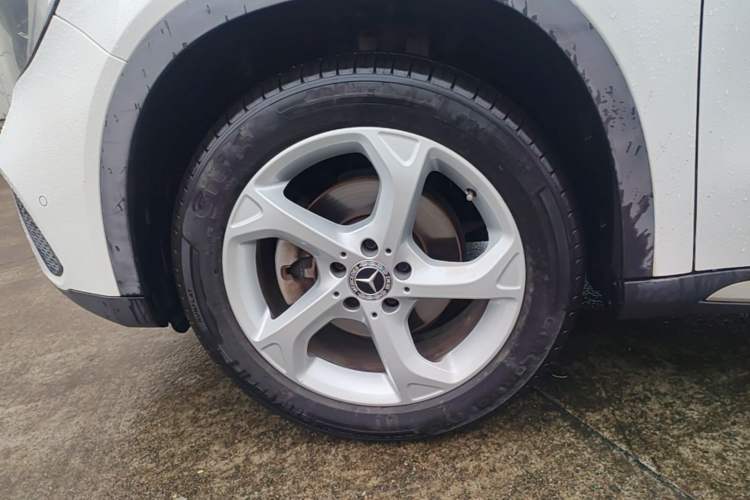Used Mercedes-Benz GLA 2018 GLA 200 Sport Edition Left Front Wheel Hub