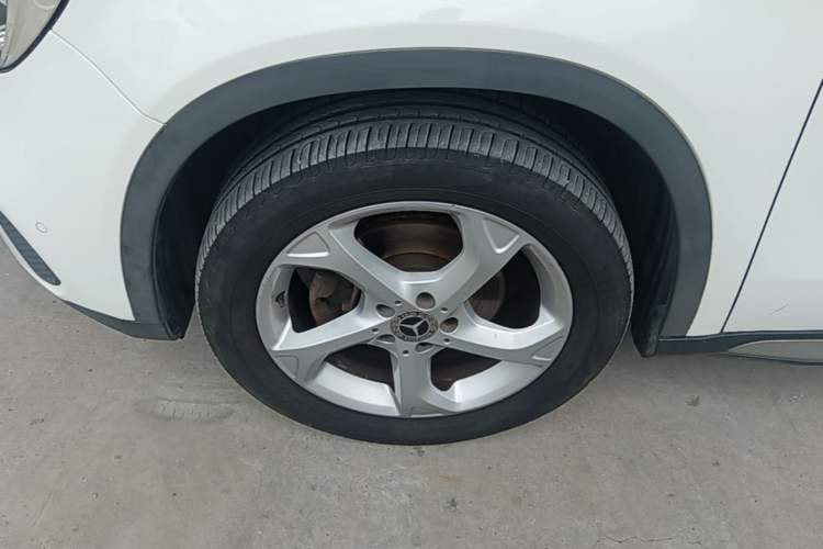 Used Mercedes-Benz GLA 2018 GLA 200 Sport Edition Left Front Wheel Hub
