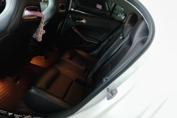 Used Mercedes-Benz GLA 2018 GLA 200 Fashion Model Left Rear Seat