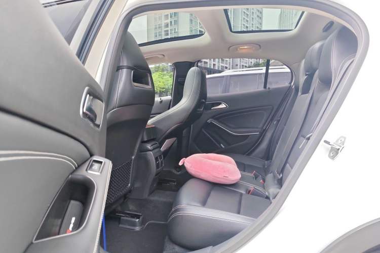 Used Mercedes-Benz GLA 2018 GLA 200 Fashion Model Left Rear Seat