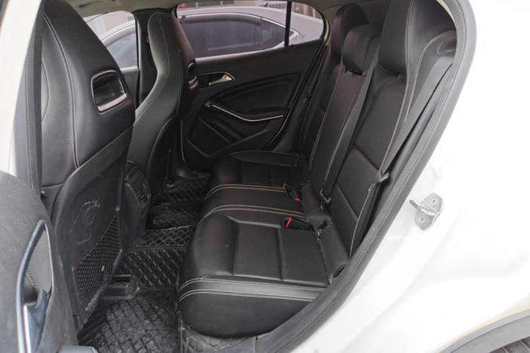 Used Mercedes-Benz GLA 2018 GLA 200 Fashion Model Left Rear Seat