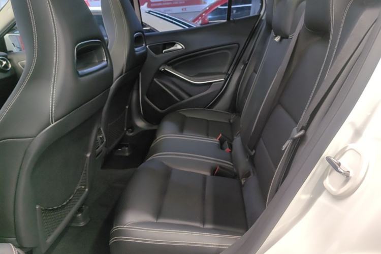 Used Mercedes-Benz GLA 2018 GLA 200 Fashion Model Left Rear Seat