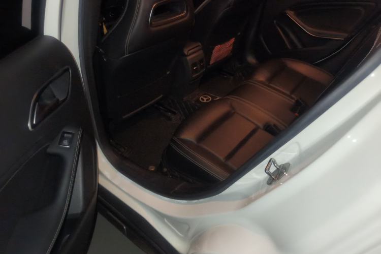 Used Mercedes-Benz GLA 2018 GLA 200 Fashion Model Left Rear Seat