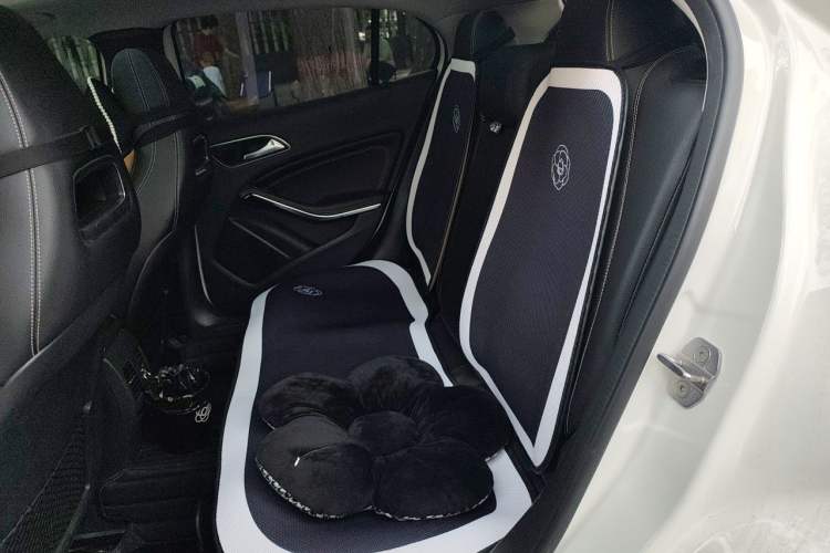 Used Mercedes-Benz GLA 2018 GLA 200 Fashion Model Left Rear Seat