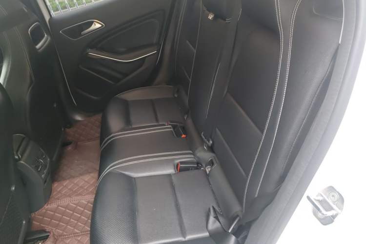 Used Mercedes-Benz GLA 2018 GLA 200 Fashion Model Left Rear Seat