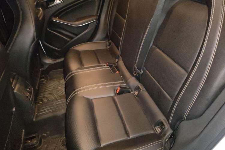 Used Mercedes-Benz GLA 2018 GLA 200 Fashion Model Left Rear Seat