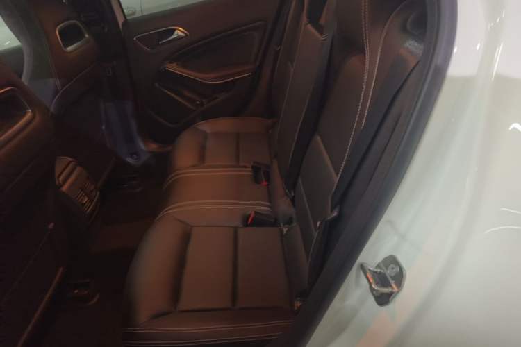 Used Mercedes-Benz GLA 2018 GLA 200 Sport Edition Left Rear Seat