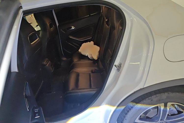 Used Mercedes-Benz GLA 2018 GLA 200 Fashion Model Left Rear Seat
