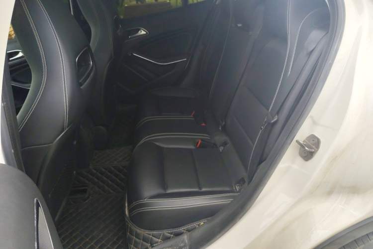 Used Mercedes-Benz GLA 2018 GLA 200 Fashion Model Left Rear Seat