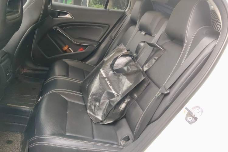 Used Mercedes-Benz GLA 2018 GLA 200 Fashion Model Left Rear Seat