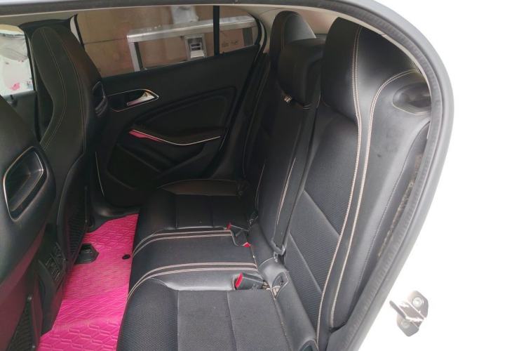 Used Mercedes-Benz GLA 2018 GLA 200 Fashion Model Left Rear Seat