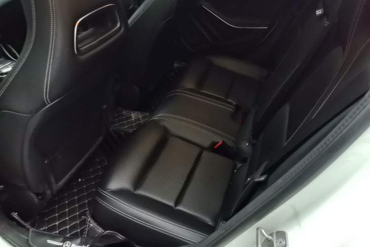 Used Mercedes-Benz GLA 2018 GLA 200 Fashion Model Left Rear Seat