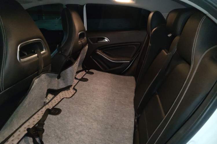 Used Mercedes-Benz GLA 2018 GLA 200 Fashion Model Left Rear Seat