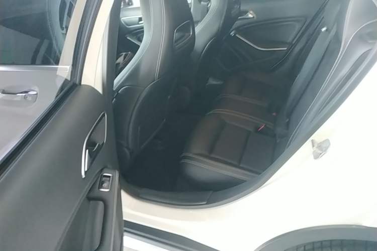 Used Mercedes-Benz GLA 2018 GLA 200 Fashion Model Left Rear Seat