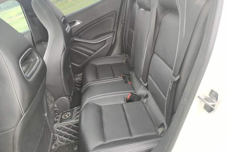 Used Mercedes-Benz GLA 2018 GLA 200 Fashion Model Left Rear Seat