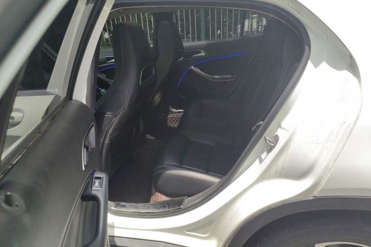 Used Mercedes-Benz GLA 2018 GLA 200 Fashion Model Left Rear Seat