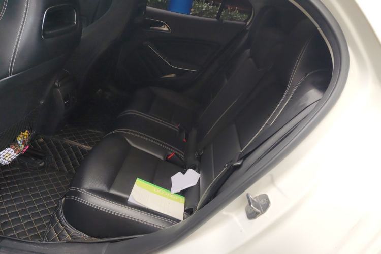 Used Mercedes-Benz GLA 2018 GLA 200 Fashion Model Left Rear Seat